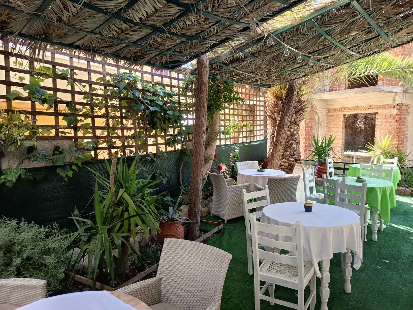 Cafe, bar y zona de desayuno - Hotel Possidon
