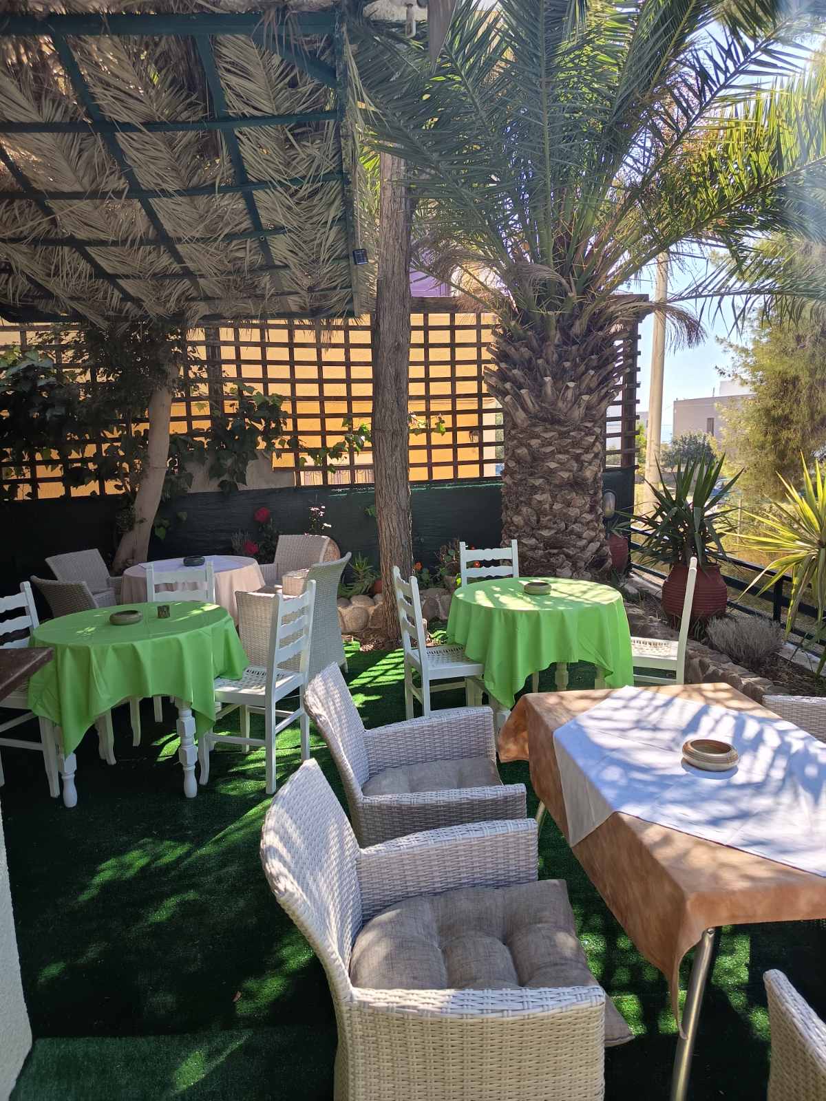 Cafe, bar y zona de desayuno - Hotel Possidon