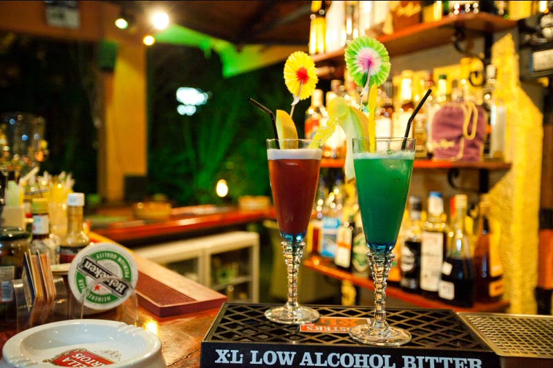 Cafe, bar y zona de desayuno - Hotel Possidon